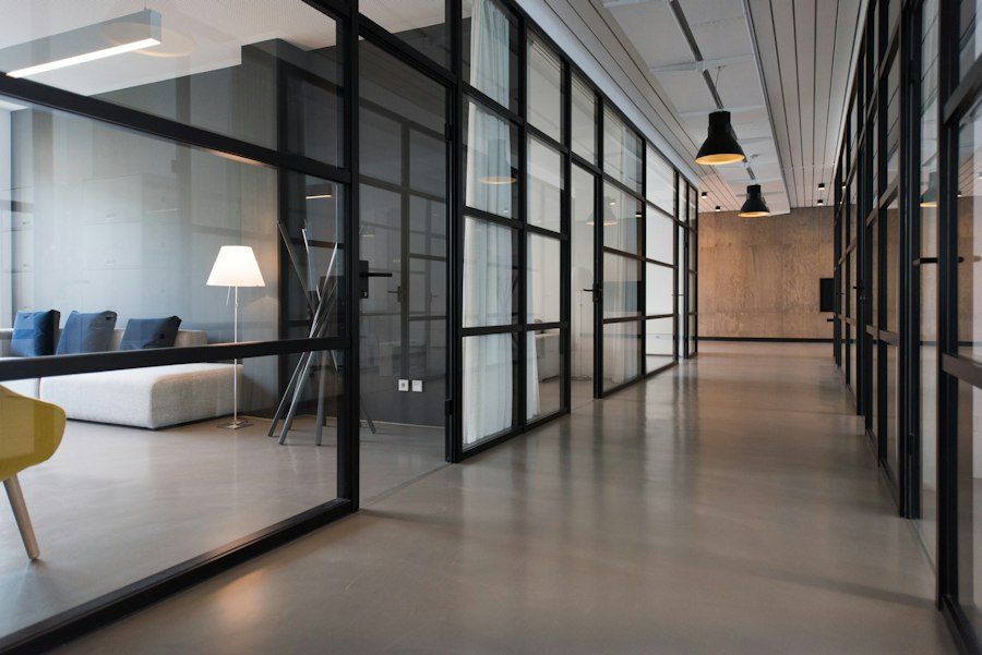 Un espace de travail lumineux — photographie d’illustration